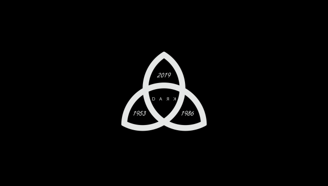 Dark Netflix Triquetra Serial Maseczka czarna
